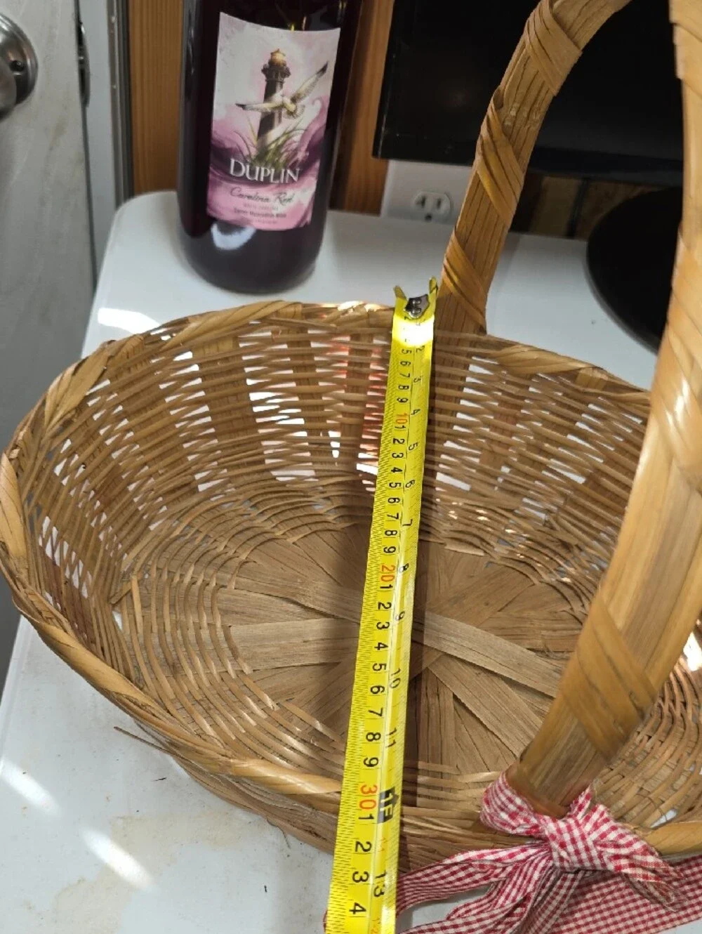 Vtg.Woven Market Willow Basket with Red Gingham Bow(226)